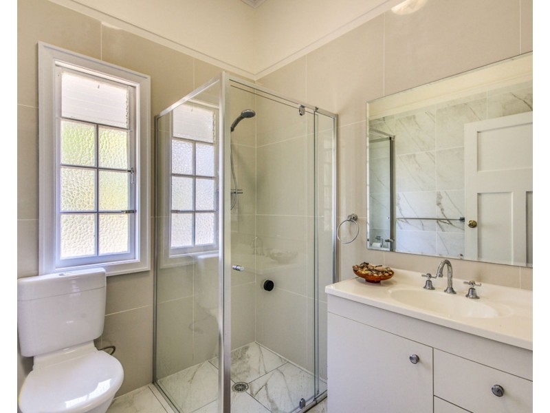 11 Margaret Street, Camp Hill QLD 4152