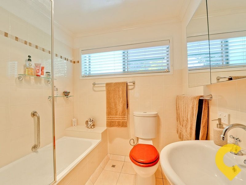 232 Nursery Road, Holland Park QLD 4121