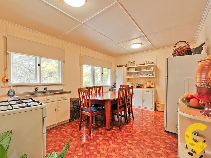 232 Nursery Road, Holland Park QLD 4121