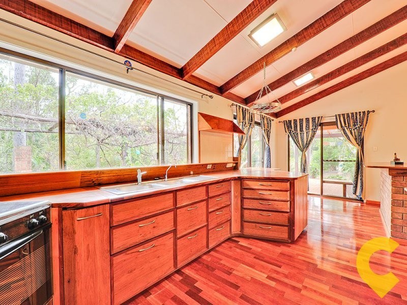 34 Mountain Vista Court, Mount Crosby QLD 4306