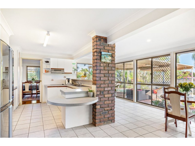 16 Andalucia Court, Wishart QLD 4122