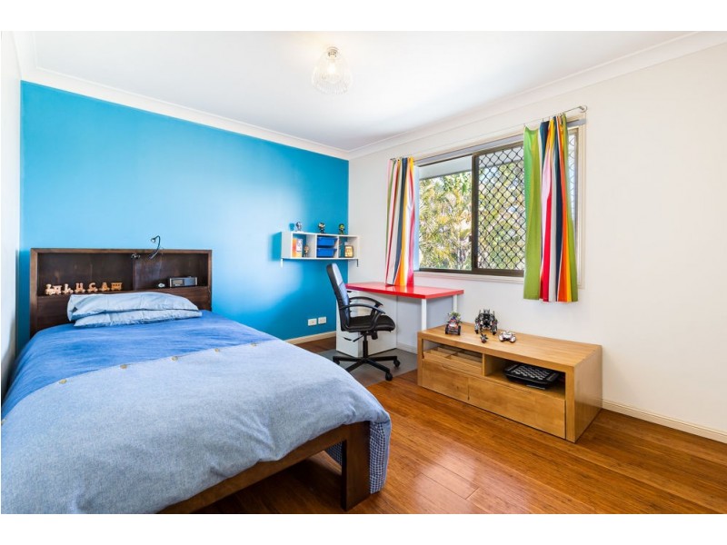 16 Andalucia Court, Wishart QLD 4122