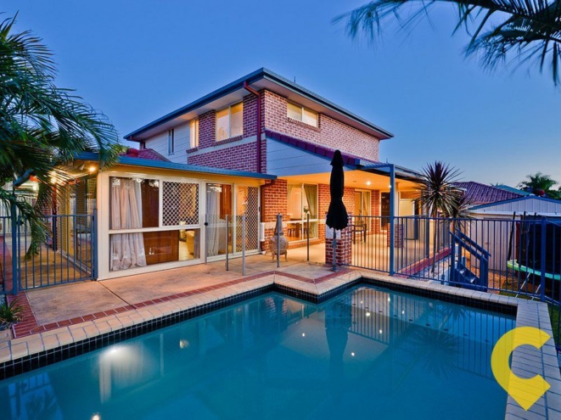 37 Golden Oak Crescent, Carindale QLD 4152