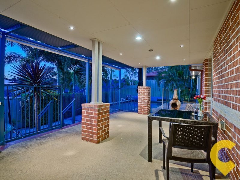 37 Golden Oak Crescent, Carindale QLD 4152