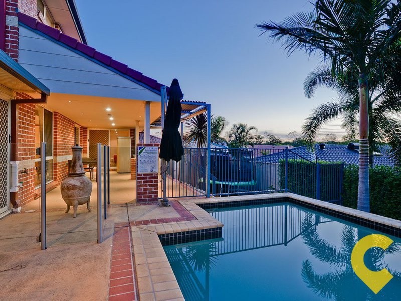 37 Golden Oak Crescent, Carindale QLD 4152
