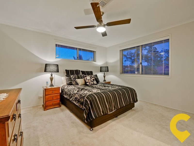 37 Golden Oak Crescent, Carindale QLD 4152