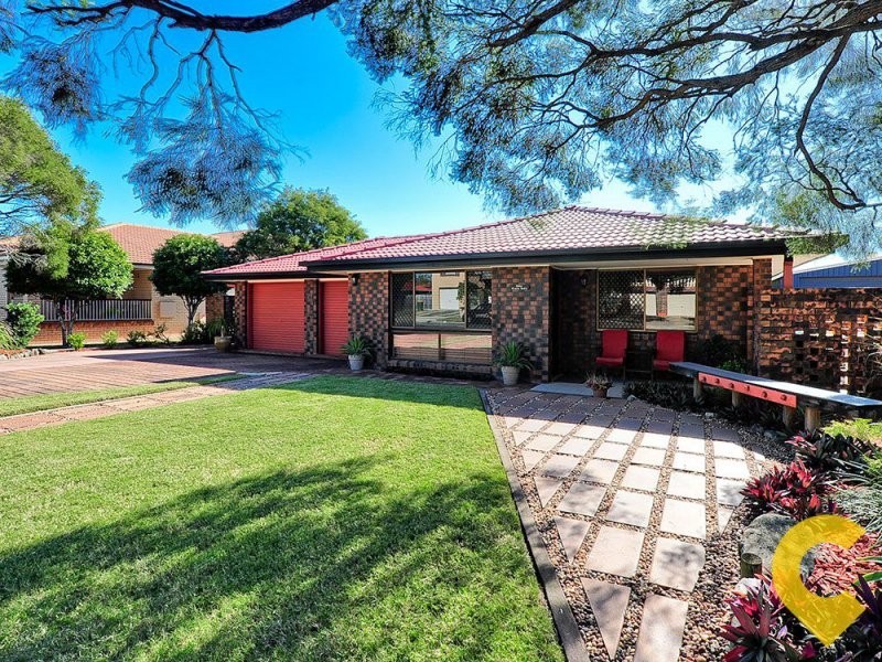 27 Bedivere Street, Carindale QLD 4152