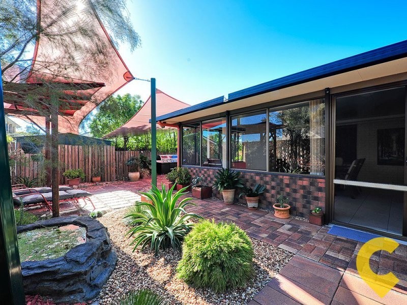 27 Bedivere Street, Carindale QLD 4152
