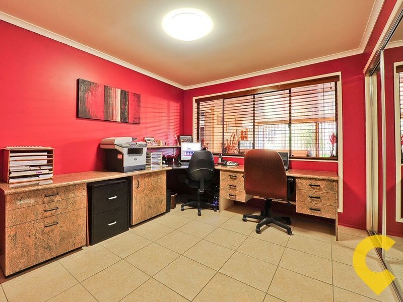 27 Bedivere Street, Carindale QLD 4152