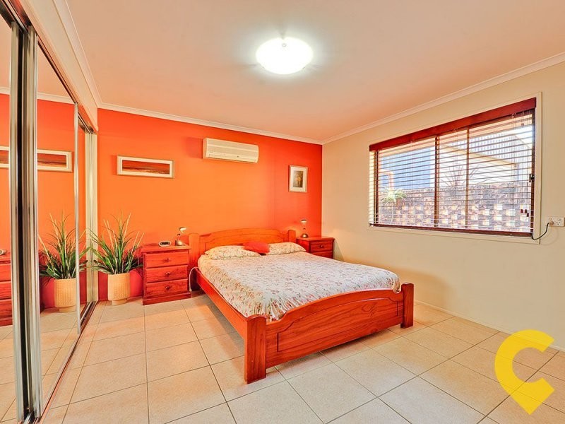 27 Bedivere Street, Carindale QLD 4152