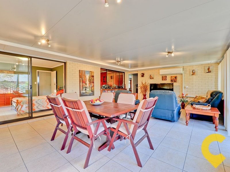 27 Bedivere Street, Carindale QLD 4152