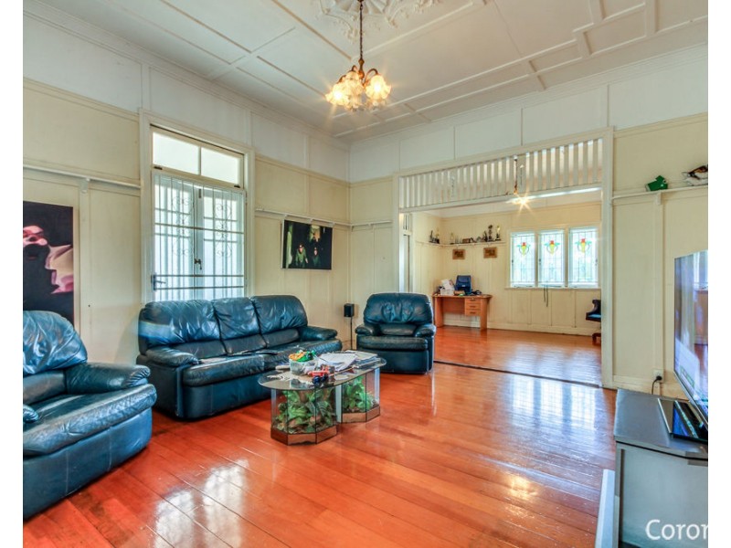 10 Faversham Street, Woolloongabba QLD 4102
