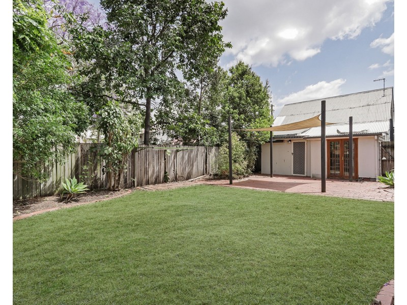 15 Cairns Street, East Brisbane QLD 4169