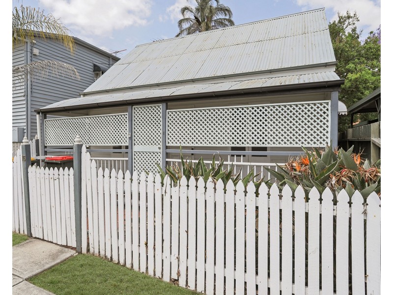 15 Cairns Street, East Brisbane QLD 4169