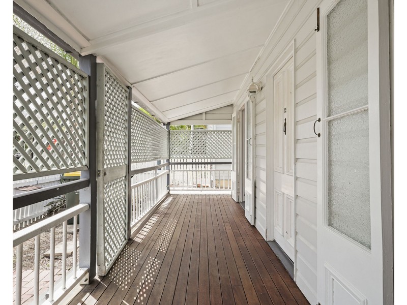 15 Cairns Street, East Brisbane QLD 4169