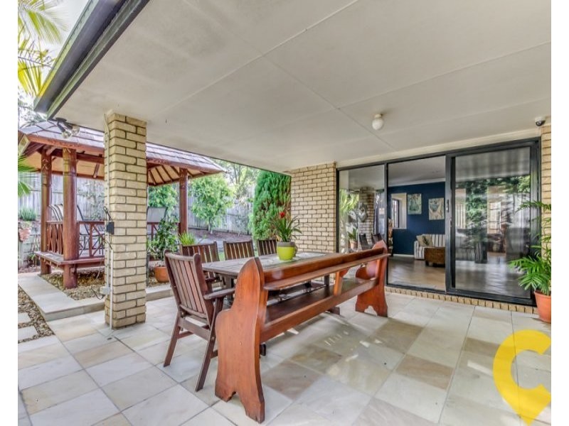 15 Alan Crescent, Eight Mile Plains QLD 4113