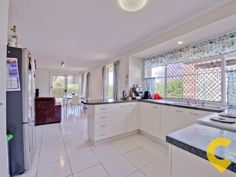 8 Banika Street, Mansfield QLD 4122