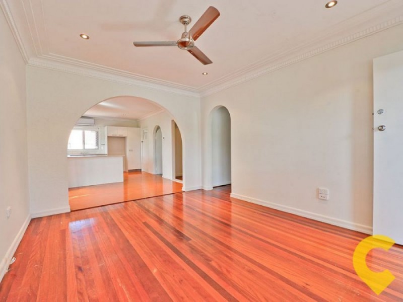 147 Nursery Road, Holland Park West QLD 4121