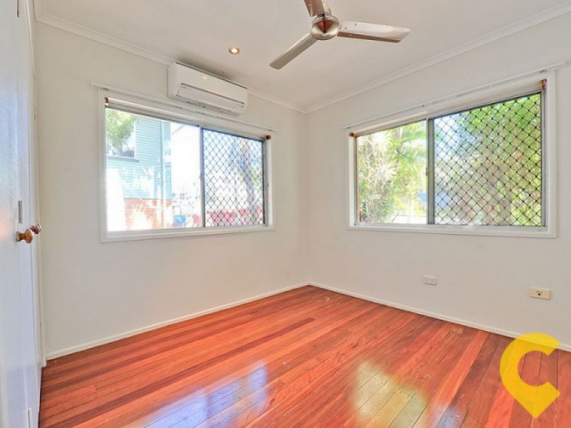 147 Nursery Road, Holland Park West QLD 4121