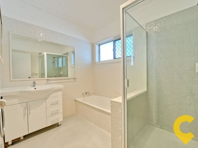 147 Nursery Road, Holland Park West QLD 4121