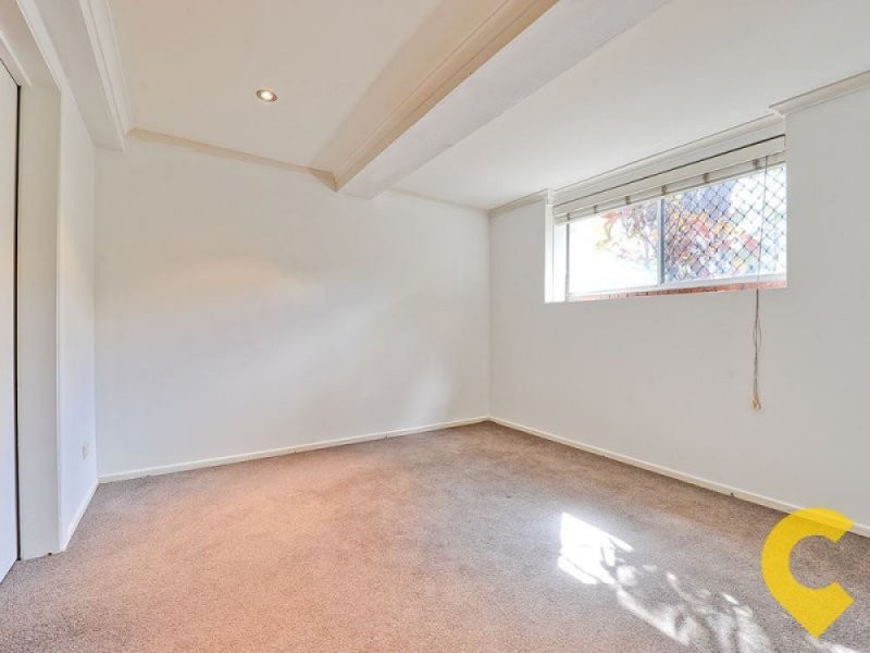 147 Nursery Road, Holland Park West QLD 4121