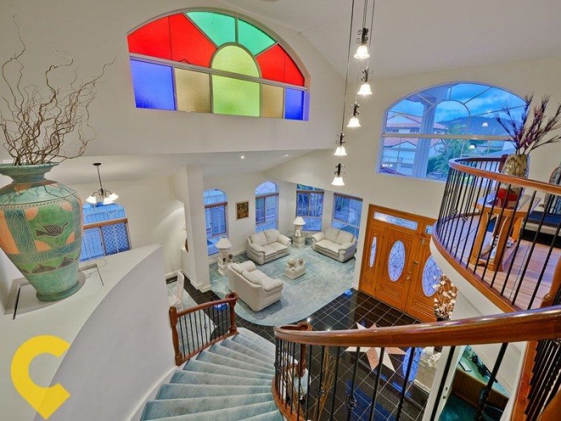 11 Windsor Place, Carindale QLD 4152