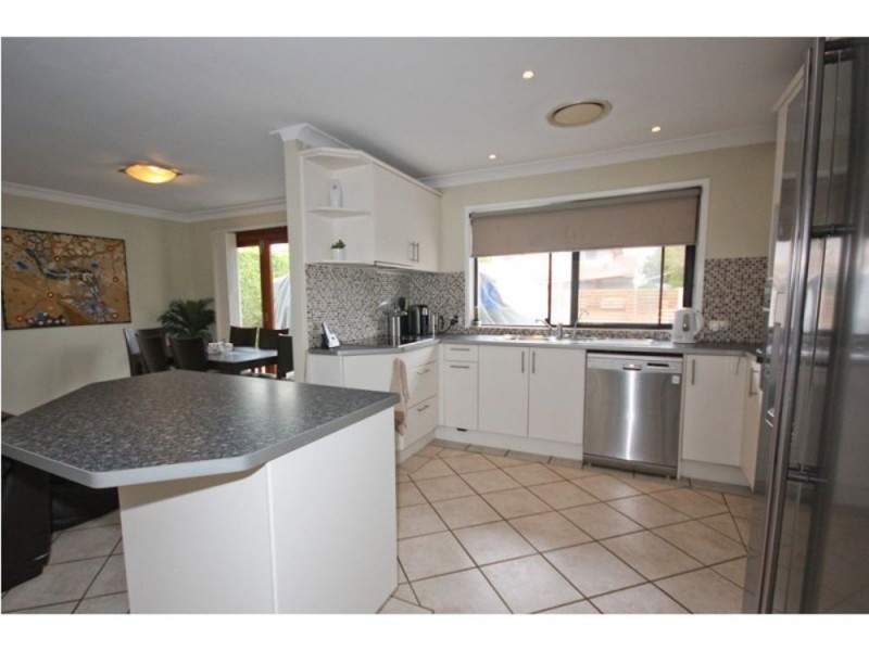 88 Kilmorey Street, Carindale QLD 4152