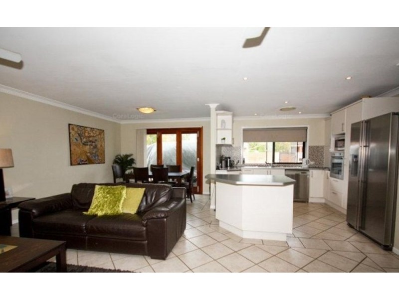 88 Kilmorey Street, Carindale QLD 4152