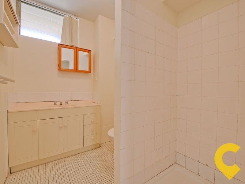 1/25 Ellis Street, Greenslopes QLD 4120