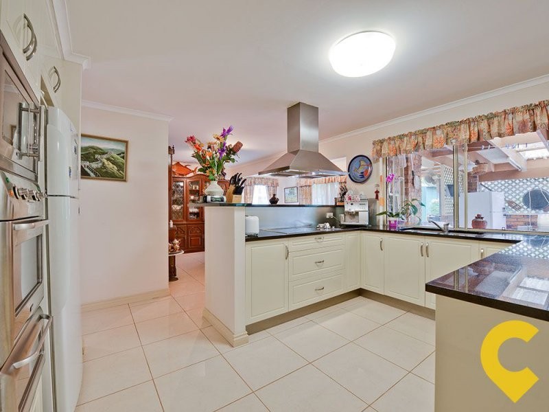 161 Meadowlands Road, Carindale QLD 4152