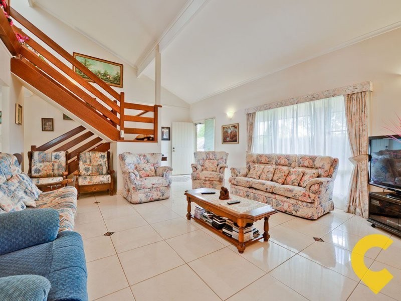 161 Meadowlands Road, Carindale QLD 4152