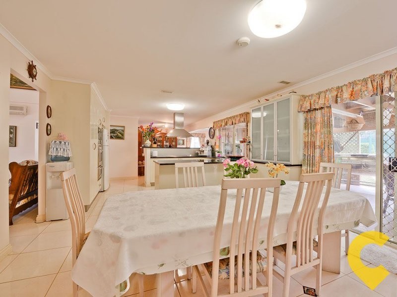 161 Meadowlands Road, Carindale QLD 4152