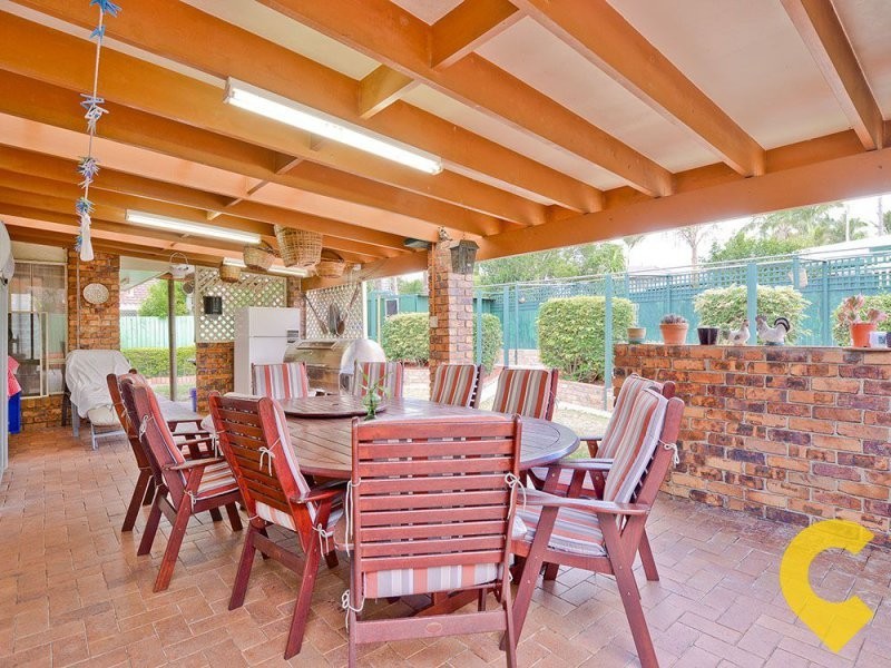 161 Meadowlands Road, Carindale QLD 4152