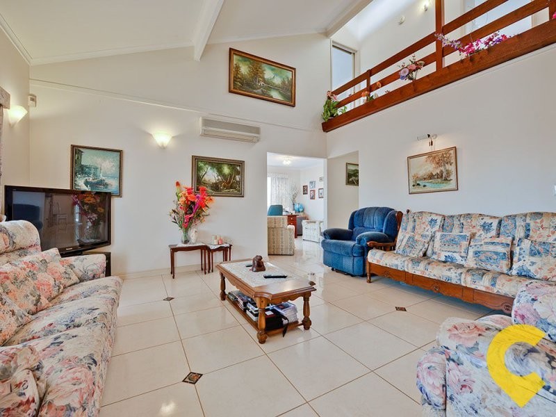 161 Meadowlands Road, Carindale QLD 4152