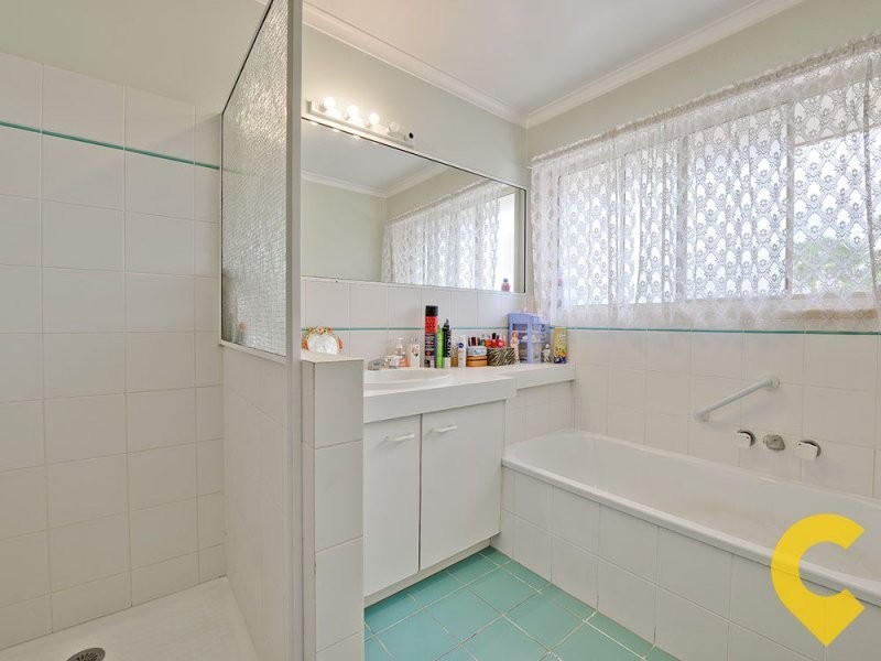 161 Meadowlands Road, Carindale QLD 4152