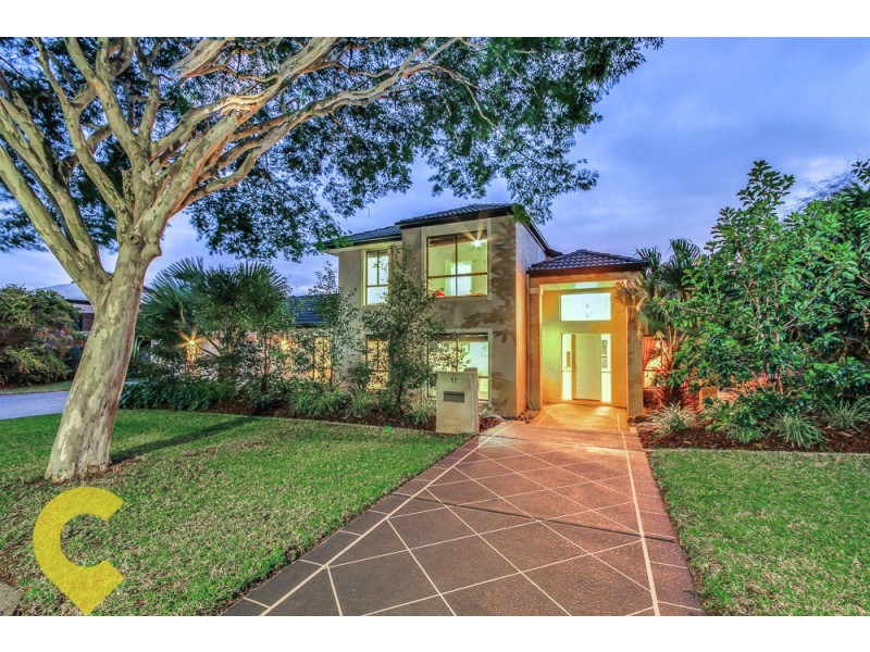 17 Sunset Place, Carindale QLD 4152