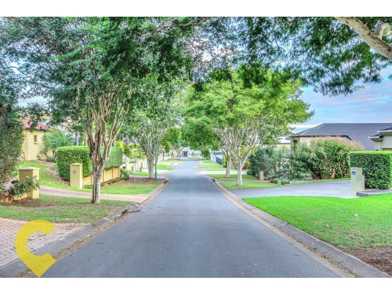 17 Sunset Place, Carindale QLD 4152