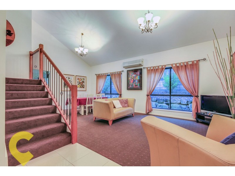 17 Sunset Place, Carindale QLD 4152