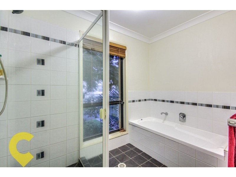 17 Sunset Place, Carindale QLD 4152
