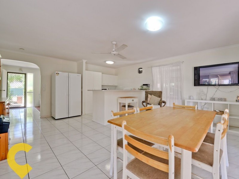 60 Owens Crescent, Regents Park QLD 4118