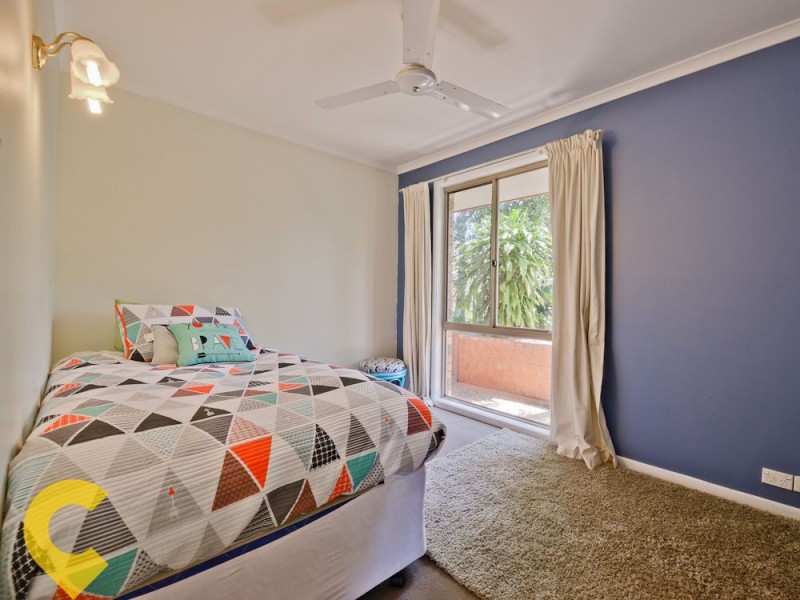 60 Owens Crescent, Regents Park QLD 4118