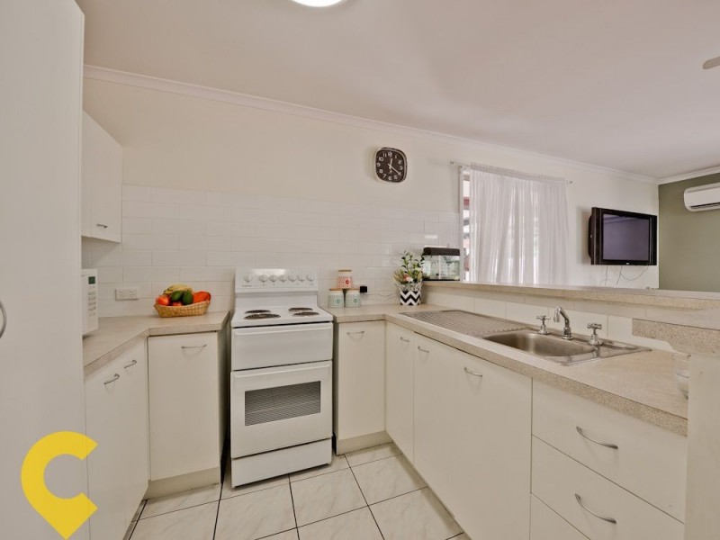 60 Owens Crescent, Regents Park QLD 4118