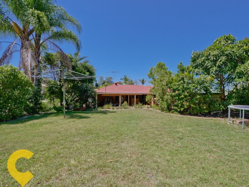 60 Owens Crescent, Regents Park QLD 4118