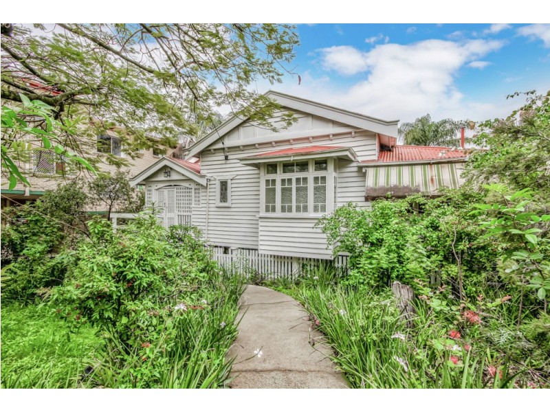 19 Kirkland Avenue, Coorparoo QLD 4151