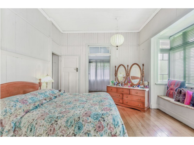 19 Kirkland Avenue, Coorparoo QLD 4151