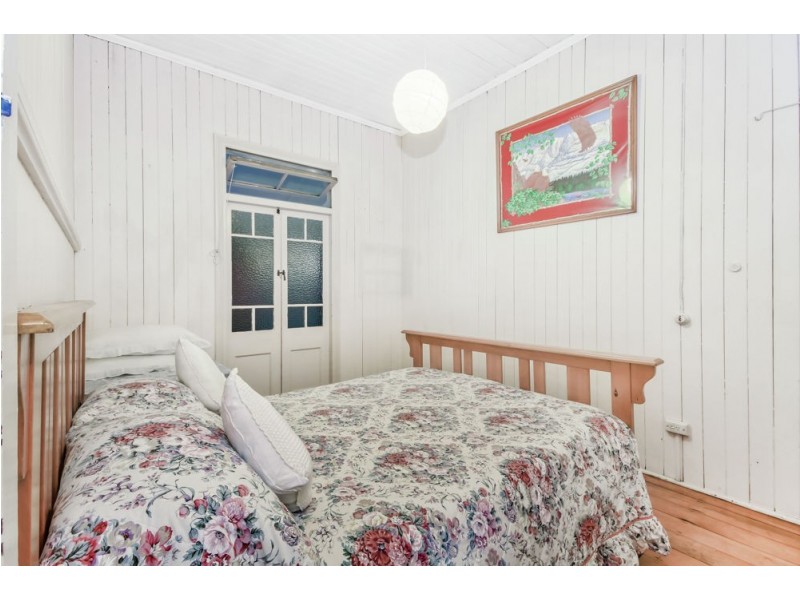 19 Kirkland Avenue, Coorparoo QLD 4151