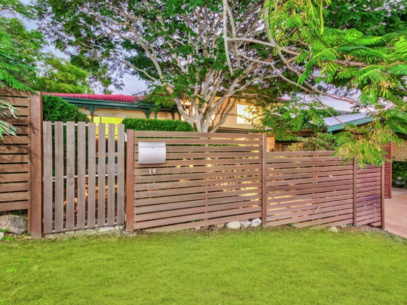 19 Condong Street, Mansfield QLD 4122