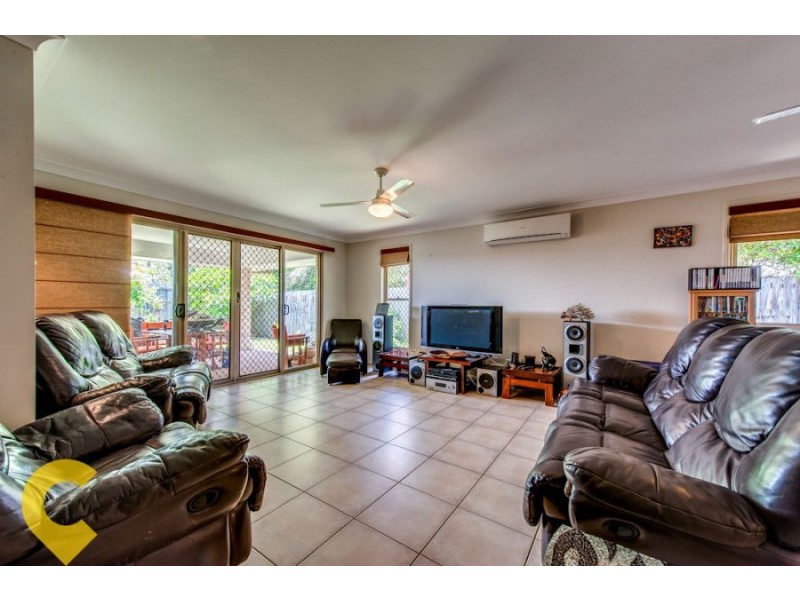 15 Daphne Place, Wakerley QLD 4154