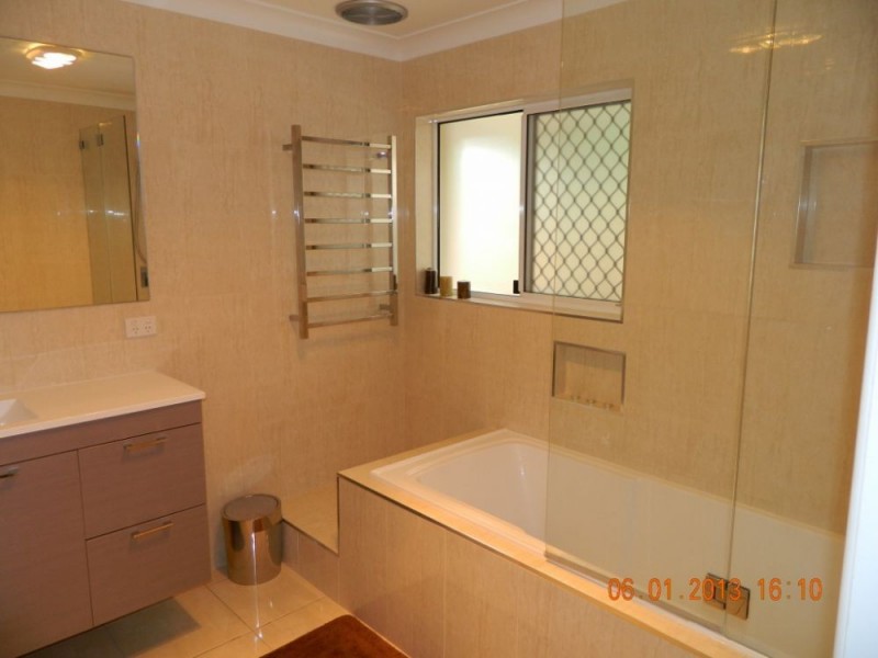 z42 Chateau Street, Calamvale QLD 4116