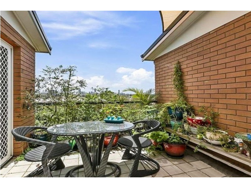 8/14 Douglas St, Greenslopes QLD 4120